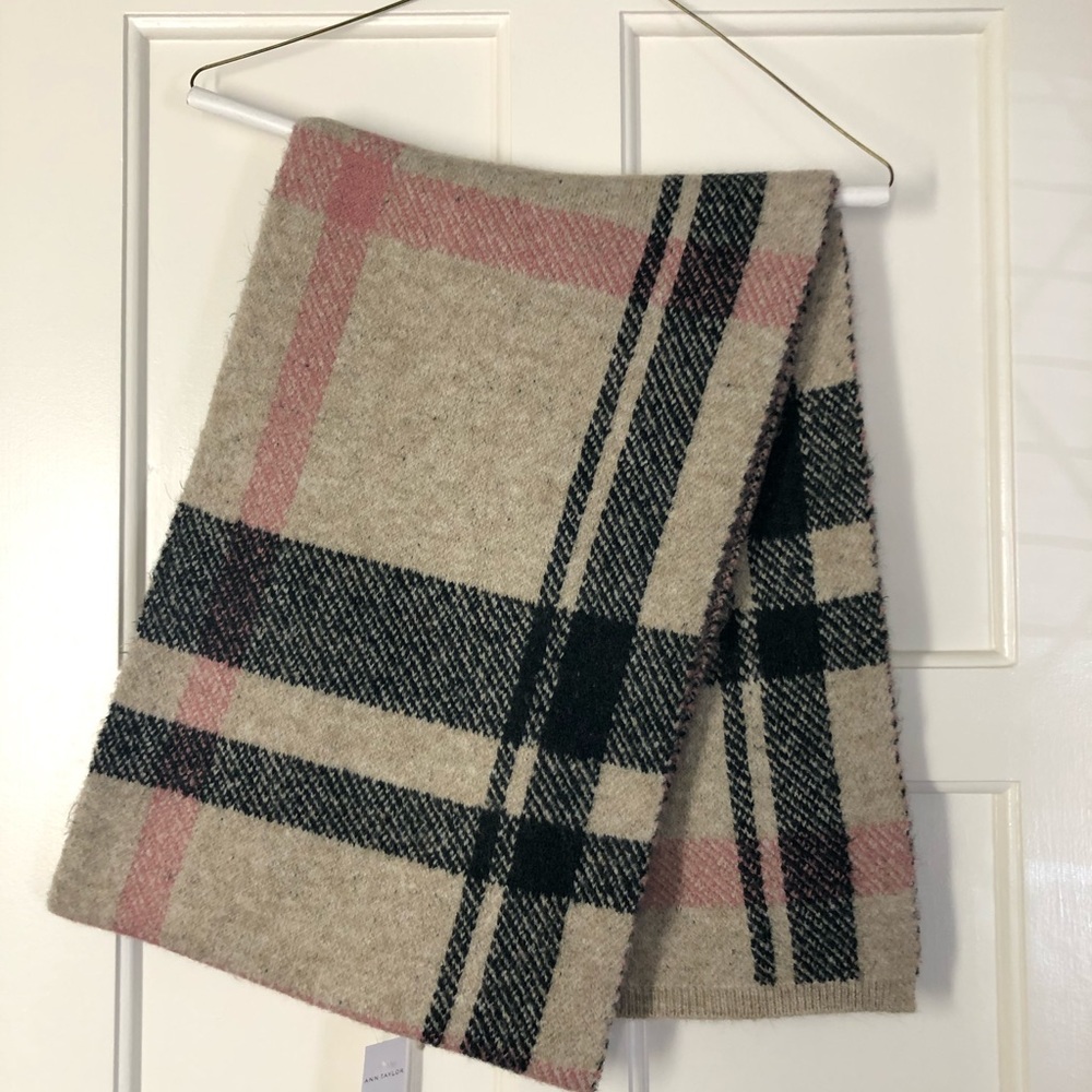 Ann Taylor Blackwatch Plaid Check Blanket Scarf 522184